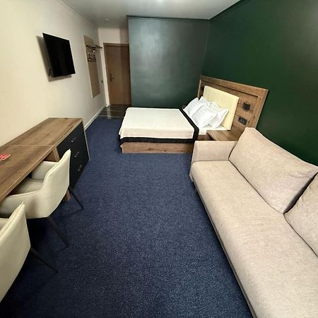 Ulpan Mini Hotel Astana Bagian luar foto