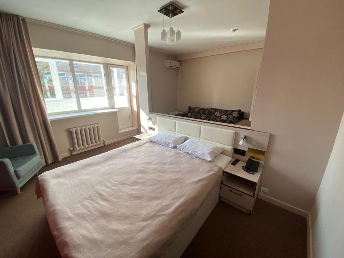 Ulpan Mini Hotel Astana Bagian luar foto