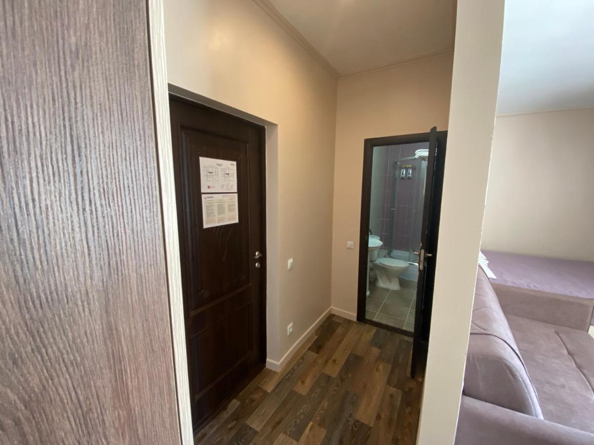 Ulpan Mini Hotel Astana Bagian luar foto