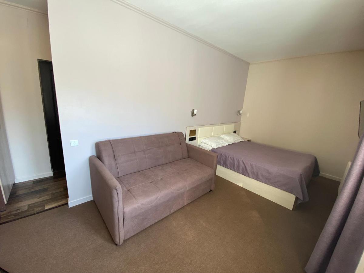 Ulpan Mini Hotel Astana Bagian luar foto