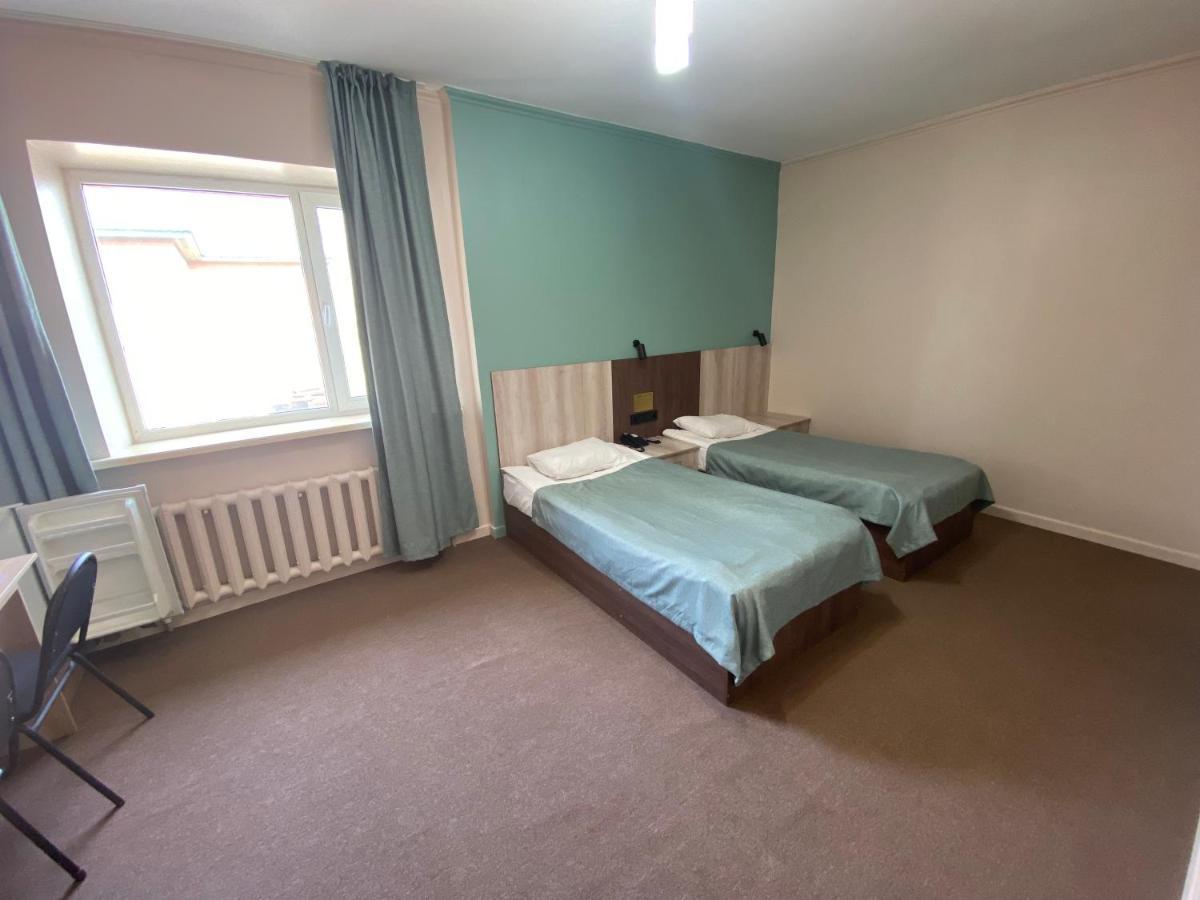 Ulpan Mini Hotel Astana Bagian luar foto