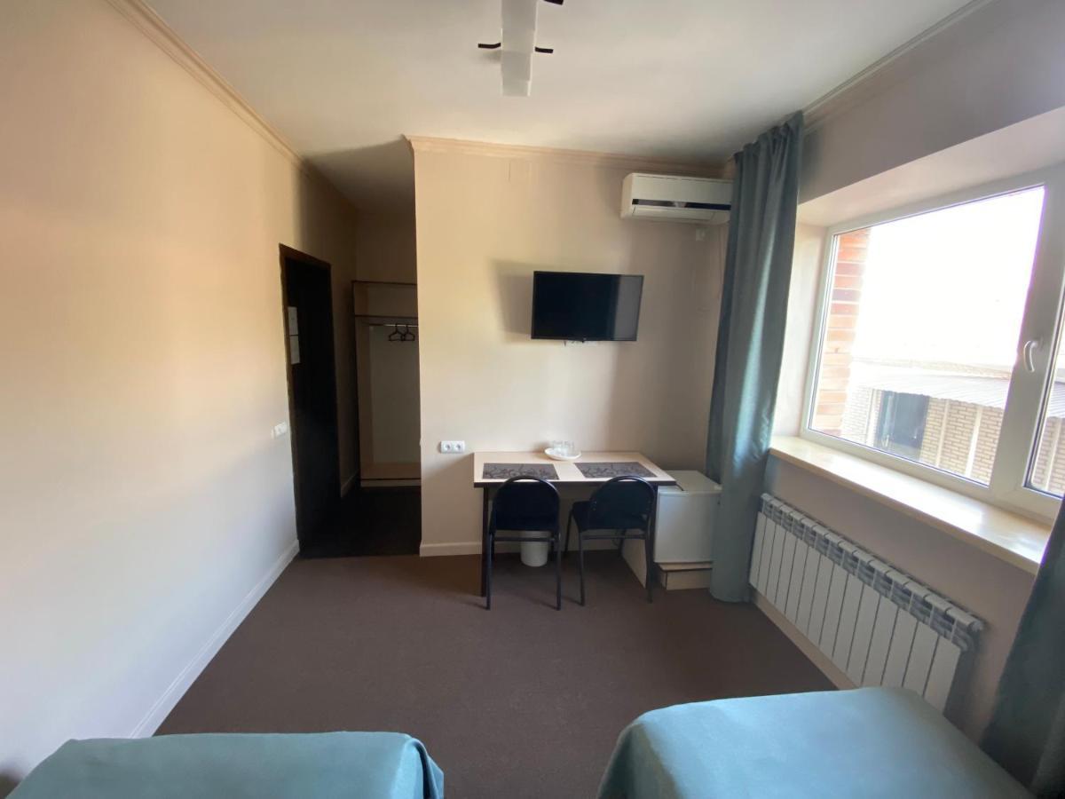 Ulpan Mini Hotel Astana Bagian luar foto
