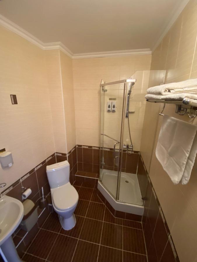 Ulpan Mini Hotel Astana Bagian luar foto