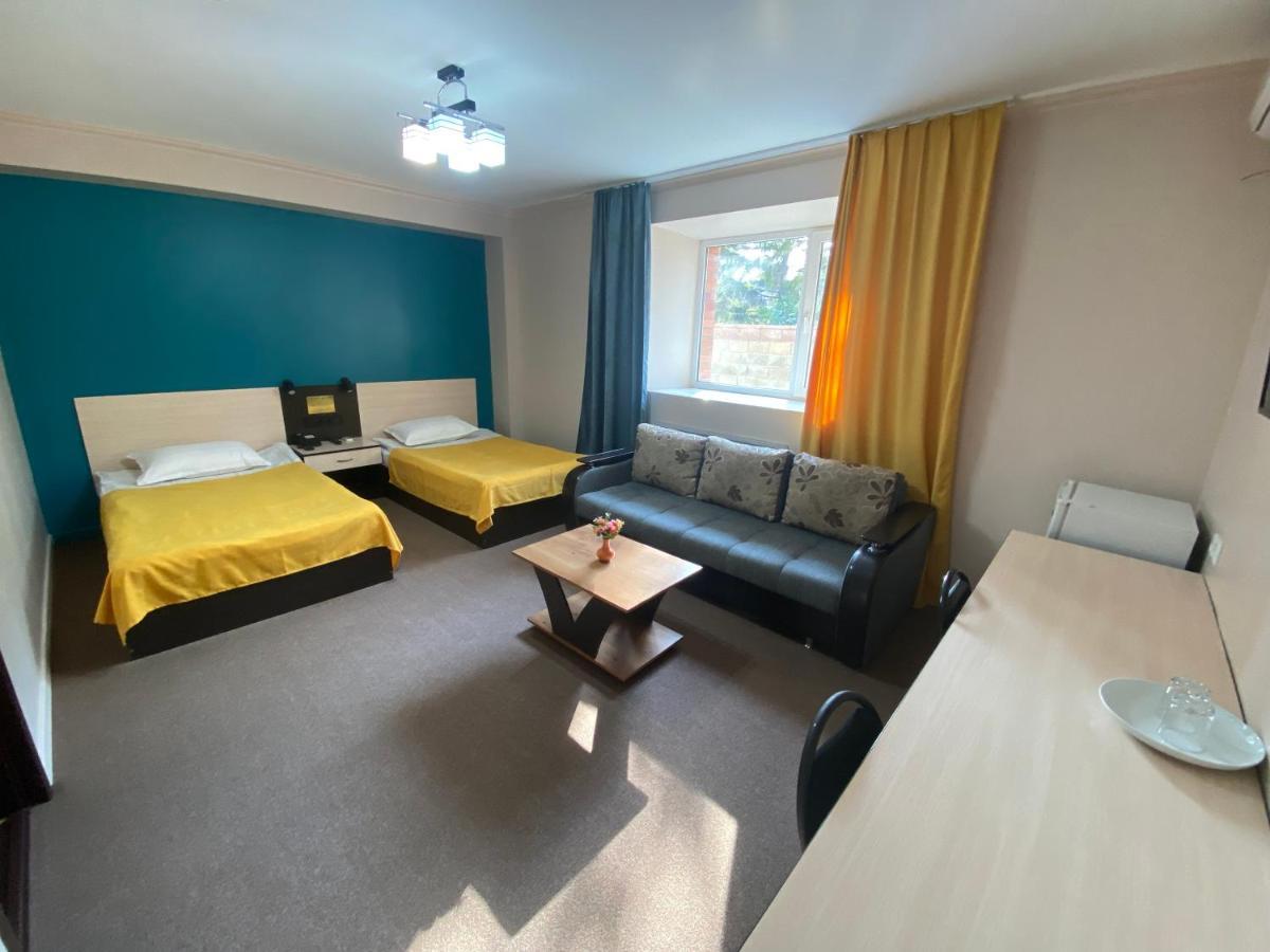 Ulpan Mini Hotel Astana Bagian luar foto