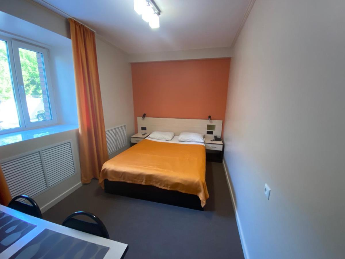 Ulpan Mini Hotel Astana Bagian luar foto
