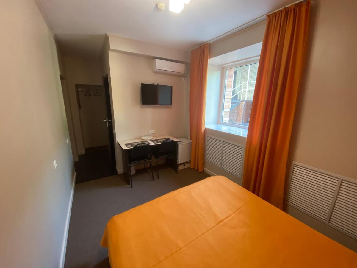 Ulpan Mini Hotel Astana Bagian luar foto
