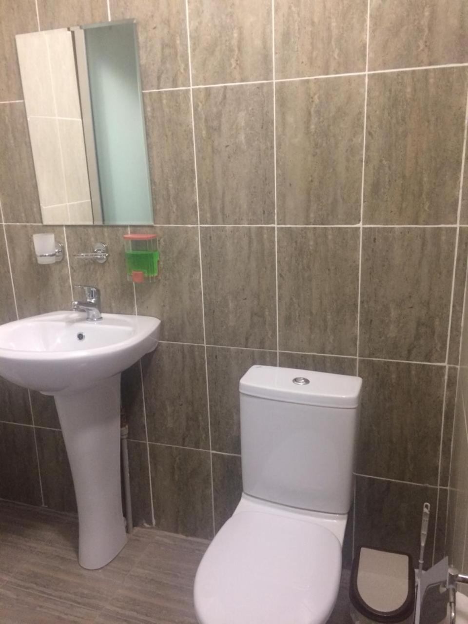 Ulpan Mini Hotel Astana Bagian luar foto