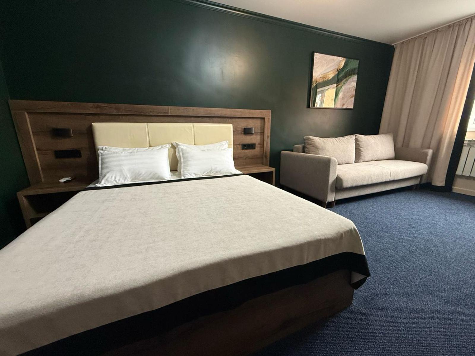 Ulpan Mini Hotel Astana Bagian luar foto