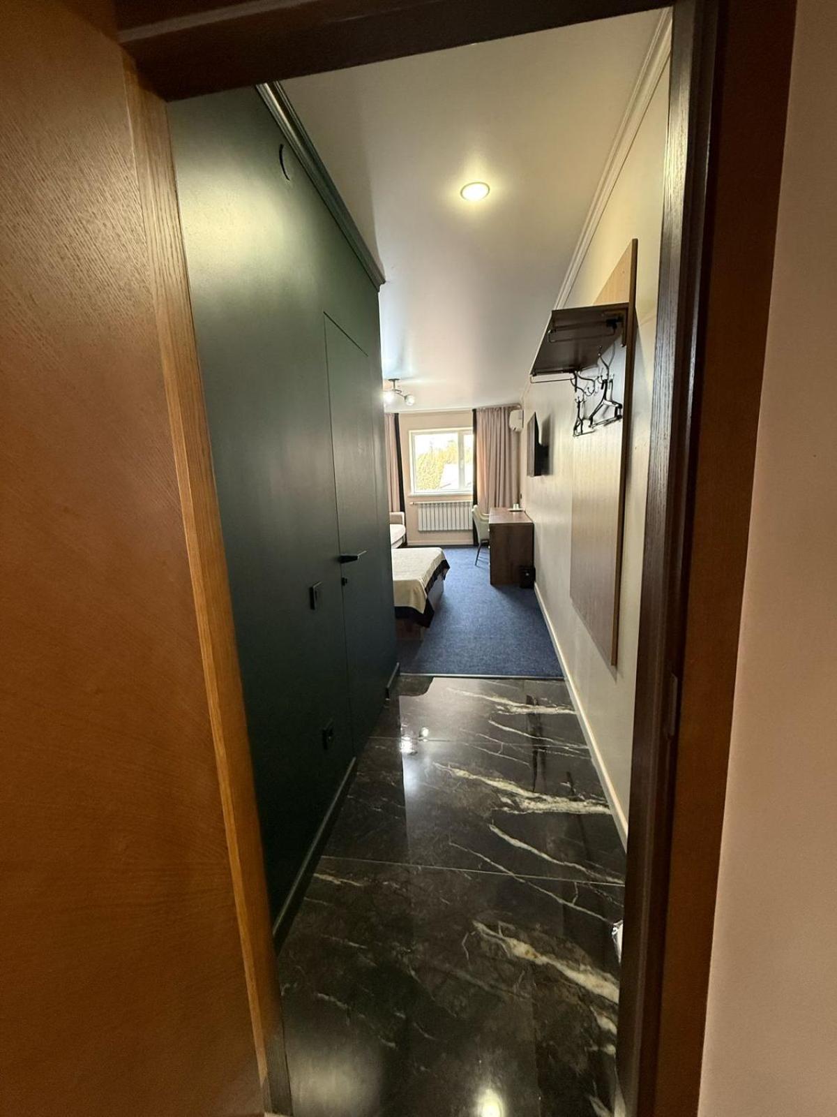 Ulpan Mini Hotel Astana Bagian luar foto