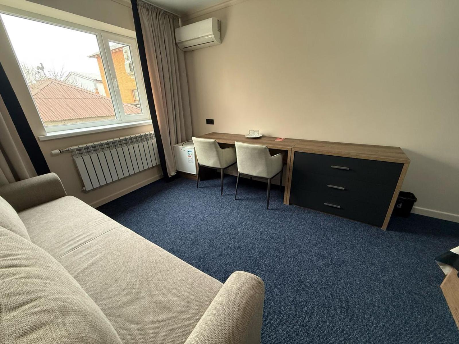 Ulpan Mini Hotel Astana Bagian luar foto