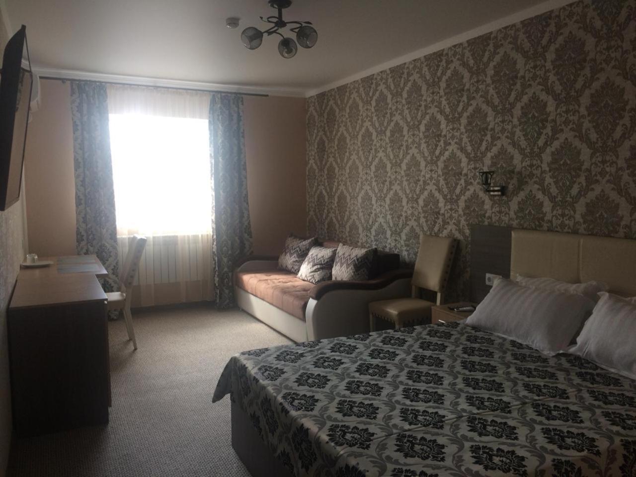 Ulpan Mini Hotel Astana Bagian luar foto